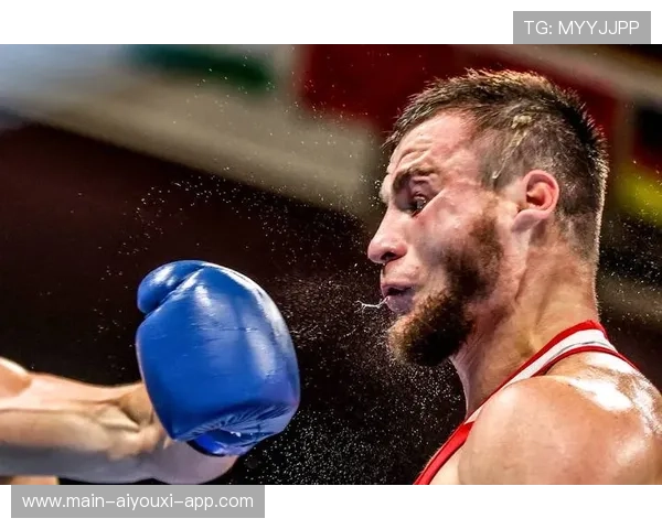 世界拳击夜惊现一拳逆天重击,对手倒地10秒不起