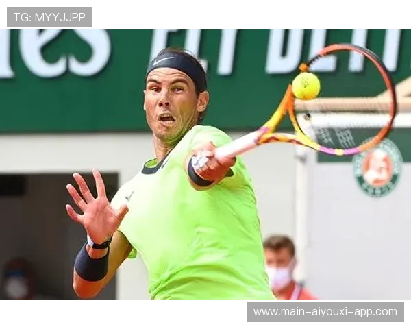 纳达尔不满判罚怒撇球拍